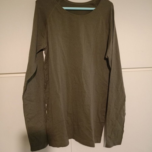 Survivors Isothermal Shirt M/L Like New