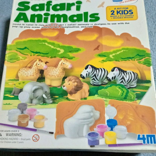 Safari Animals educational kit with molds and paints