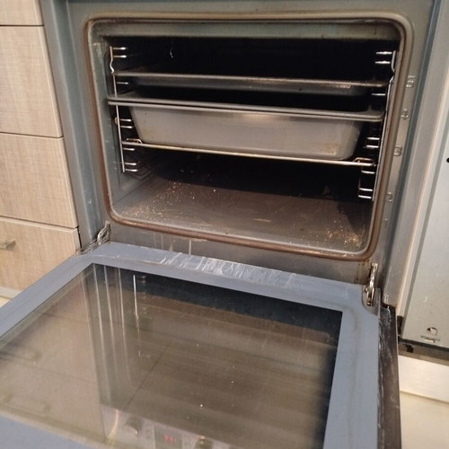 Bosch built-in oven and hob used, 4 burners, 2006 model