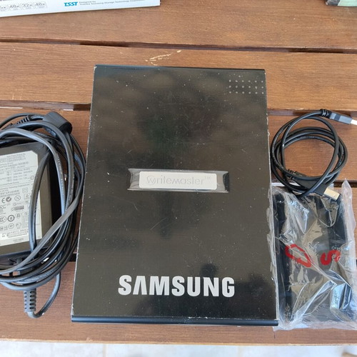 Samsung external DVD writer SE-S224 like new