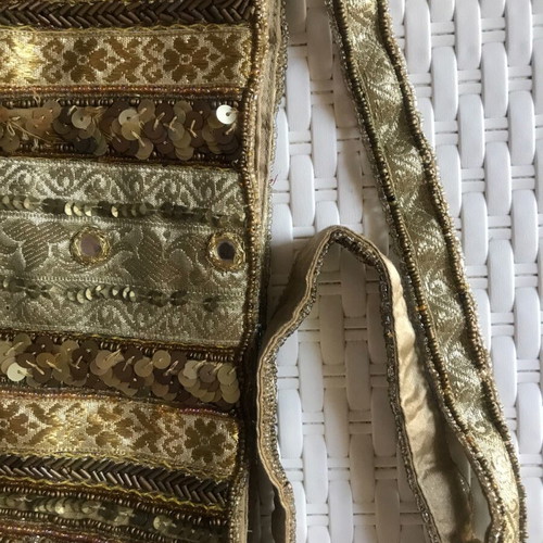 Small shoulder bag in gold colors like new