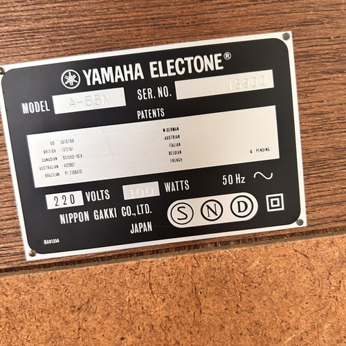 Yamaha vintage electric organ used, wooden construction