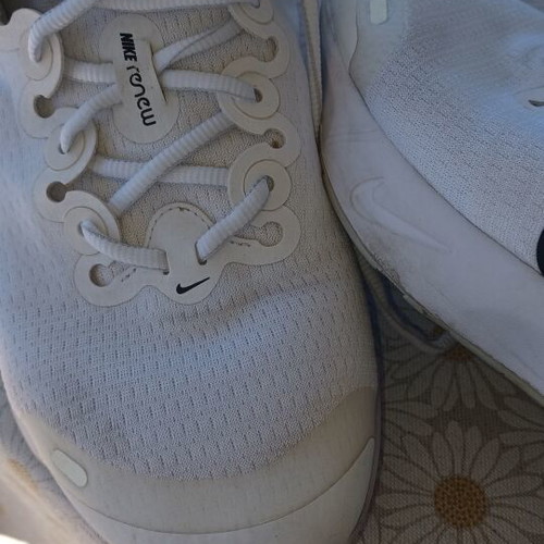 Athletic shoes like new, size 42.5