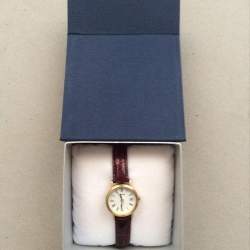 Lorus women's wristwatch like new, gold color