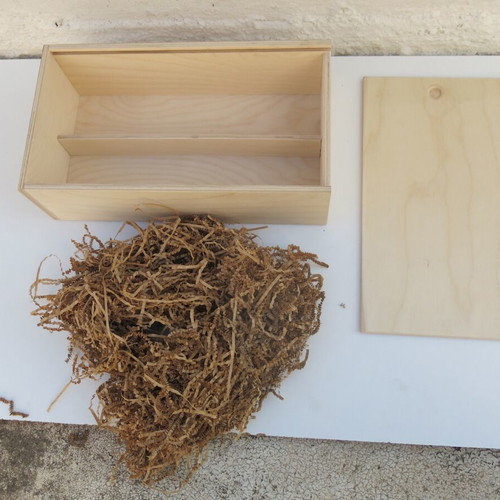 Wooden gift box for bottles like new