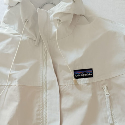 Patagonia windbreaker like new, beige, size S