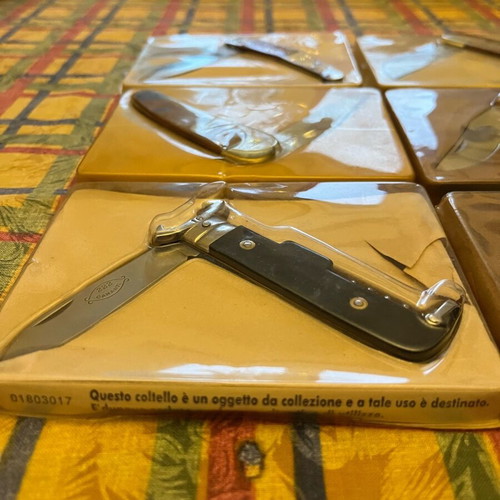 Hachette Fascioli knife collection used with certificate