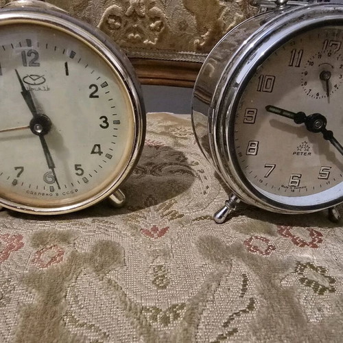 Table clocks used, pack of 2, analog with box