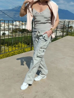 Дамски нискоханшови панталони Cargo Aggressive номер 40 като нови, светлосиви