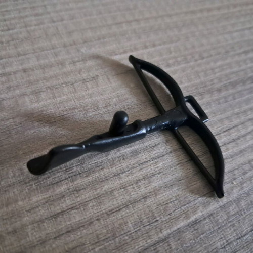 Crossbow bolts and quivers like new, black color, pack