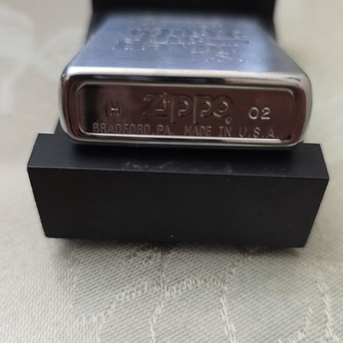 Zippo Marlboro lighter like new