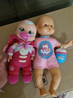 Cry Baby and Nenuco dolls set like new