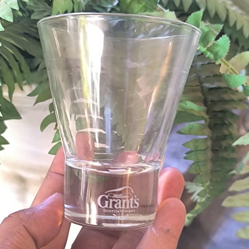Grant's whiskey glasses set of 8, new, collectible