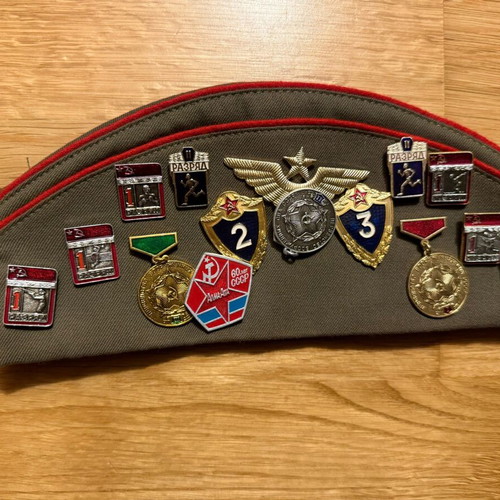 Collectible Soviet military pilotka 1981 like new with authentic medals