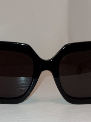 Gucci GG0435S 001 51-22-140 women's sunglasses like new