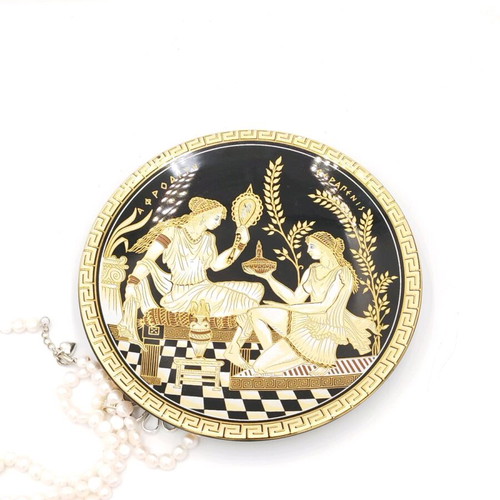 Vintage wall plate like new, 24 carat gold