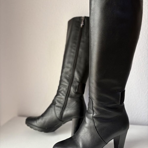 Lorenzo Mari black leather knee-high boots like new, size 41