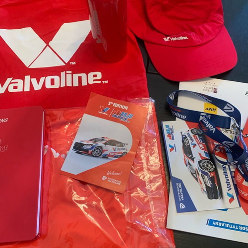 Valvoline 60th Anniversary VR1 Racing Set new