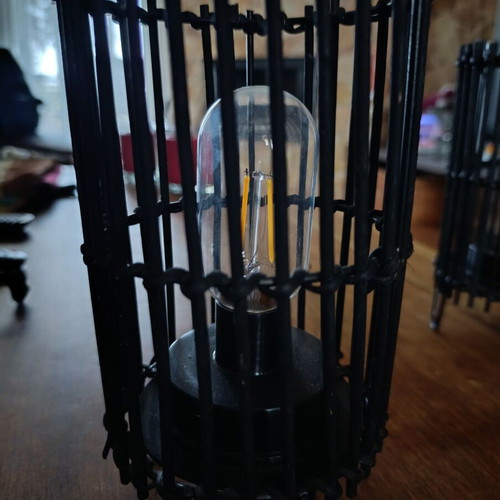 Set of 2 vintage battery table lamps