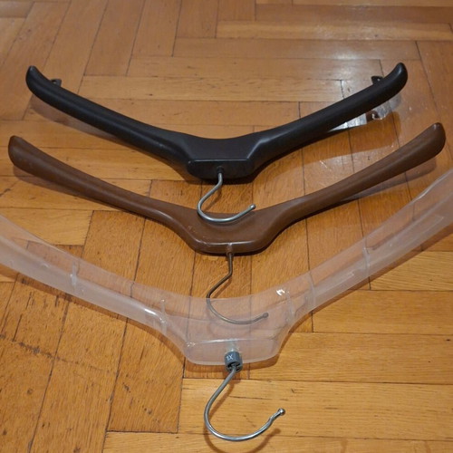 Hangers for jackets and coats used, pack of 6, plastic