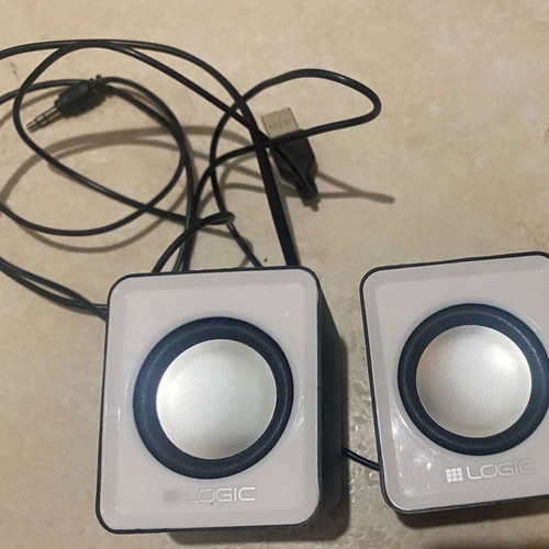 Logic speakers like new with excellent sound quality