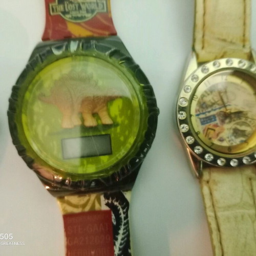 Wristwatches used with wear and two straps