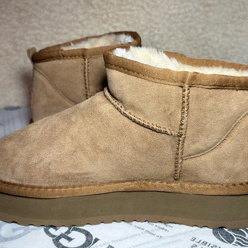 UGG Mini Platform Boots new, chestnut