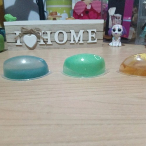 5 Surprise Mini Brands Girl Edition Slime Set like new