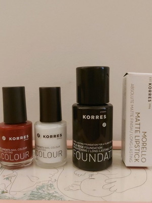 Πακέτο περιποίησης Korres καινούργιο με 2 μανό, foundation, matte lipstick