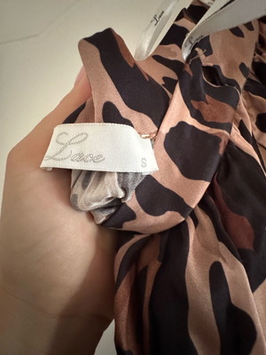 Lace skirt like new, black and brown, size S