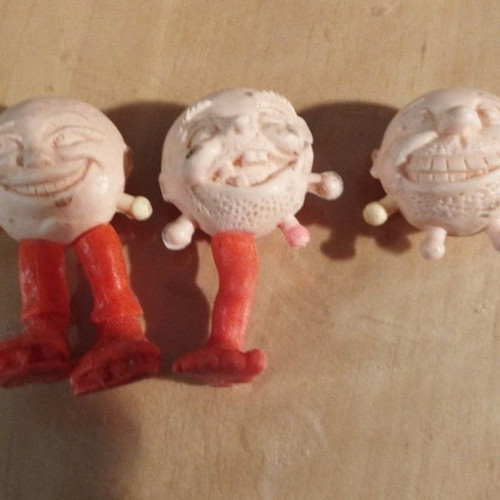 Maki collectible figures used, pack of 3, missing parts