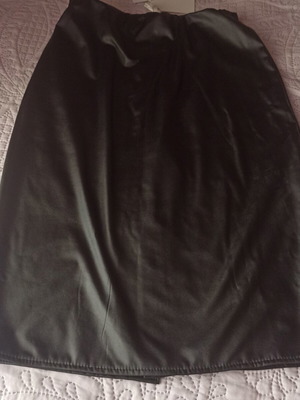 Leather skirt new, size M 38 10, black