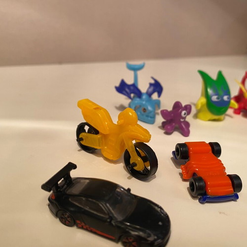 Set of 8 figures miniatures monsters and vehicles new