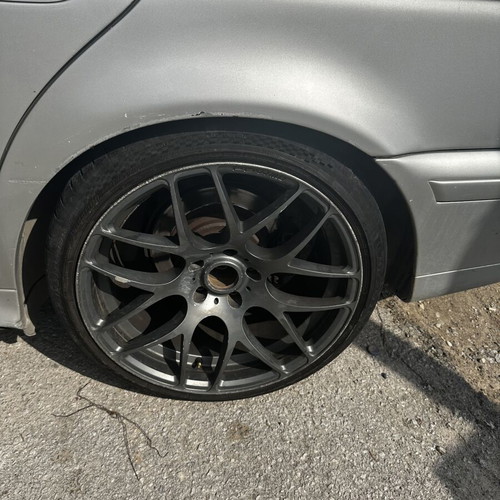 BMW 19-inch rims used with minor crack repairable