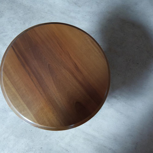 Coffee table round solid walnut wood like new