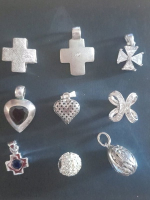 Silver pendants like new, pack of 9 small size