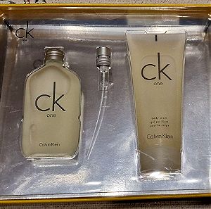 Calvin Klein CK One Eau de Toilette 50ml Combo: Edt 50ml + 100ml Shower Gel