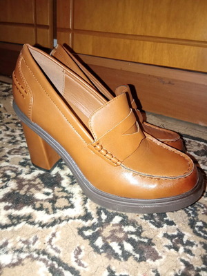 Super Mode women's loafers with heel brown like new, size 39