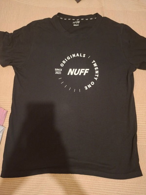 Nuff black T-shirt medium