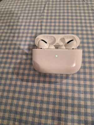 Airpods про 2 ген
