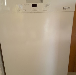 ΠΛΗΝΤΥΡΙΟ ΠΙΑΤΩΝ MIELE