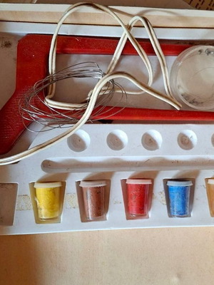 Norelko Retro Children's Styrofoam Cutting and Coloring Kit like new