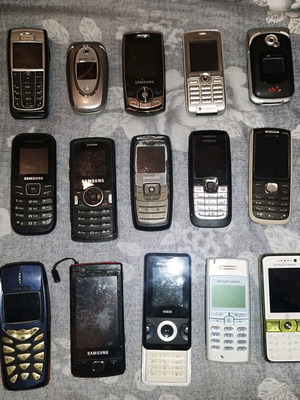 Телефони Nokia и Samsung употребявани с проблеми за части