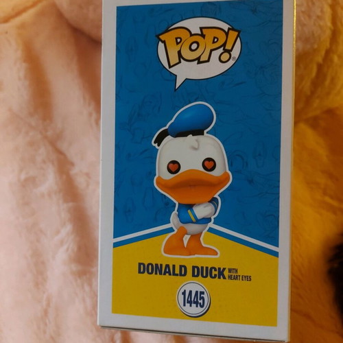 Funko Pop! Disney Donald Duck with Heart Eyes
