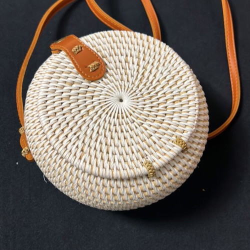 Handmade shoulder bag like new, white and beige