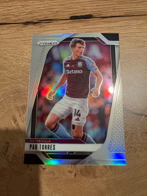 Κάρτα Pau Torres Silver Prizm Aston Villa 2024-2025 Panini Prizm Premier League νέα