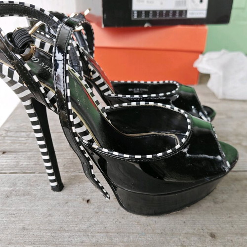 Migato black and white high-heeled sandals used, size 38