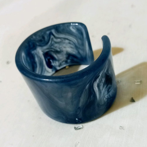 Blue bracelet new acrylic resin cuff style