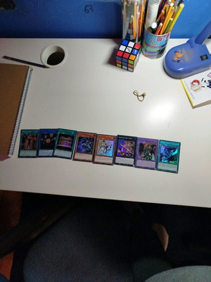 Πακέτο 8 καινούργιων καρτών Yu-Gi-Oh με διάσημες κάρτες