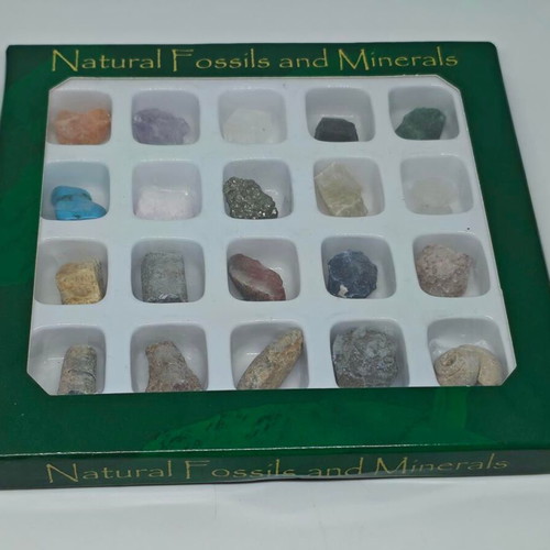 Natural Fossils and Minerals Collection like new, 20 pieces